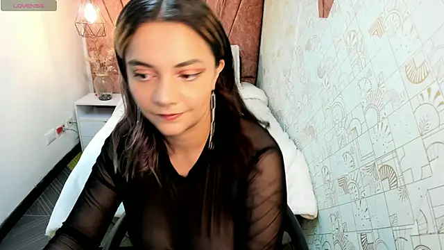 Snapshot of Kiara_Cruz__ chatting on April 2026 07:53:01 PM Kiara Cruz online show from April 2026 07:53:01 PM