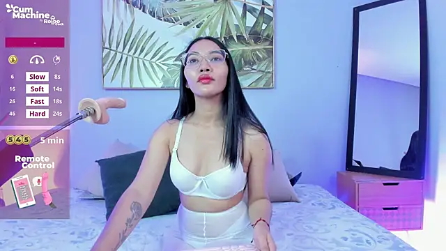 lucyy liiuu online show from October 2025 01:12:01 PM