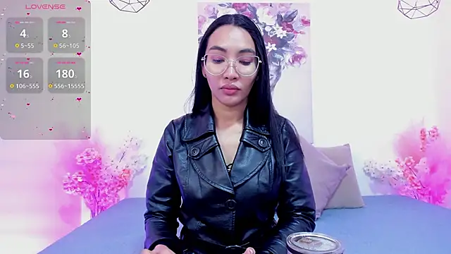 lucyy liiuu online show from November 2025 01:32:01 PM