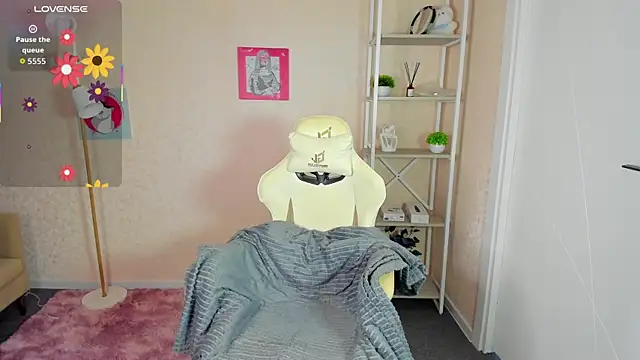 R0cket bunny online show from September 2025 12:04:01 AM