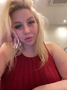Snapshot of TiaDoll chatting on May 2026 02:55:01 PM TiaDoll online show from May 2026 02:55:01 PM