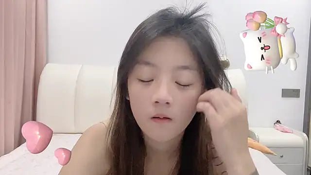 Snapshot of A_18_girls chatting on October 2025 11:07:01 PM A 18 girls online show from October 2025 11:07:01 PM