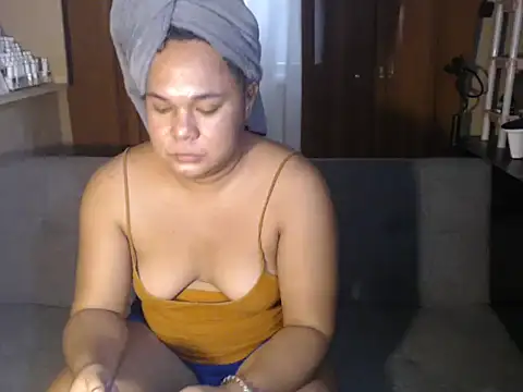 Snapshot of roseluv_hot chatting on May 2026 03:23:01 AM roseluv hot online show from May 2026 03:23:01 AM
