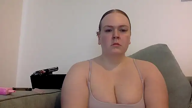 Snapshot of gracelovesxx chatting on May 2026 09:03:02 AM gracelovesxx online show from May 2026 09:03:02 AM