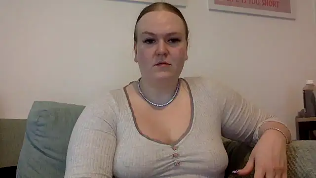 Snapshot of gracelovesxx chatting on June 2026 04:34:02 PM gracelovesxx online show from June 2026 04:34:02 PM