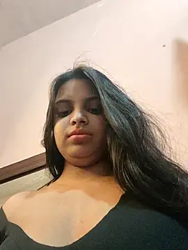 Snapshot of Maahhii_2 chatting on April 2026 08:03:02 PM Maahhii 2 online show from April 2026 08:03:02 PM