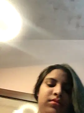 Snapshot of Maahhii_2 chatting on May 2026 09:43:01 PM Maahhii 2 online show from May 2026 09:43:01 PM