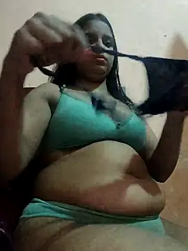 Snapshot of Maahhii_2 chatting on May 2026 08:05:01 PM Maahhii 2 online show from May 2026 08:05:01 PM