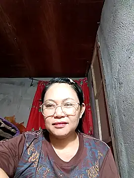 Everleigh mom online show from October 2025 11:12:02 AM