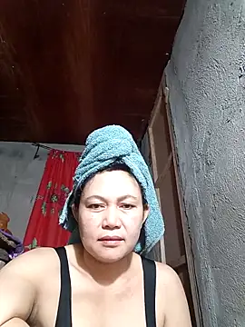 Everleigh mom online show from October 2025 01:51:02 AM