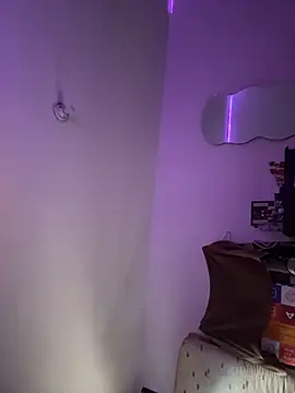 alandelrey57 online show from December 2025 10:39:01 PM