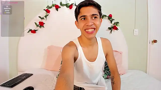 JoshuaSanzz online show from October 2025 03:38:01 AM