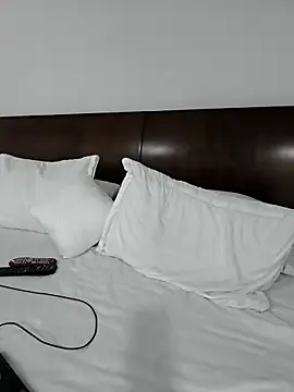 Cami Konor online show from March 2026 09:33:02 PM