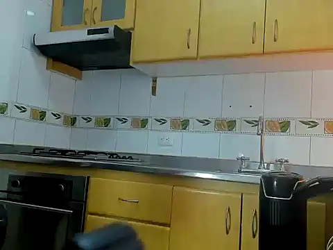 maira tf online show from November 2025 04:01:01 AM