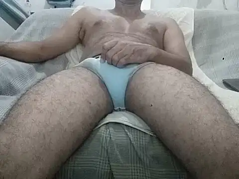 Snapshot of Rolludo_ chatting on May 2026 07:22:02 PM Rolludo online show from May 2026 07:22:02 PM
