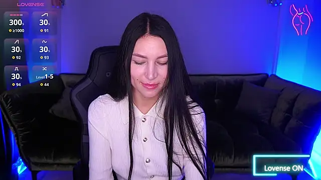 EliseVelour online show from November 2025 01:43:02 PM