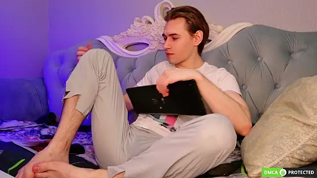 WilliamDyson online show from April 2026 03:32:01 AM