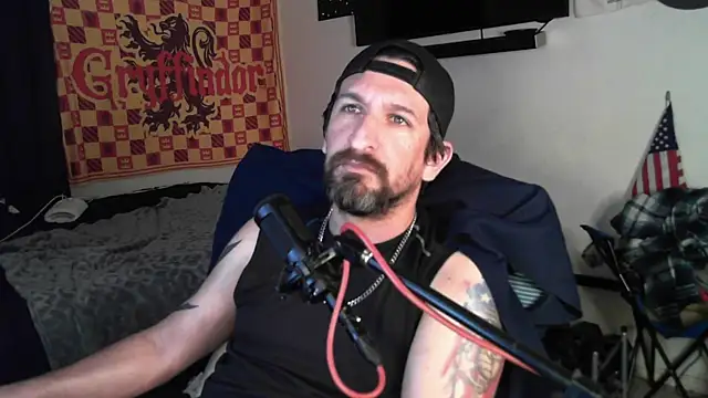 DevilPup75  online show from October 2025 12:36:02 PM