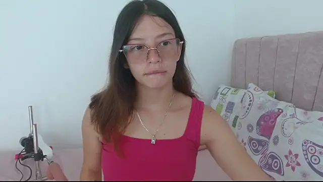 Snapshot of Tiiana chatting on May 2026 04:04:01 PM Tiiana online show from May 2026 04:04:01 PM