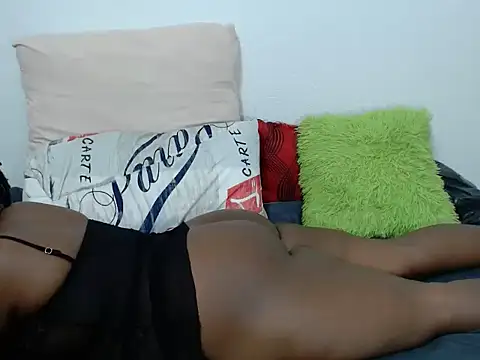 QueenRomaxx1 online show from October 2025 04:18:02 AM