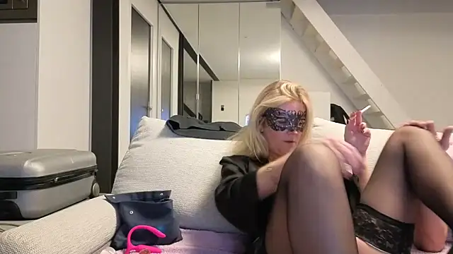 Snapshot of bellemasquer chatting on February 2026 09:57:01 PM bellemasquer online show from February 2026 09:57:01 PM