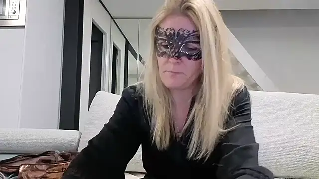 Snapshot of bellemasquer chatting on February 2026 08:52:01 PM bellemasquer online show from February 2026 08:52:01 PM