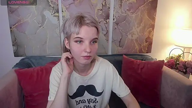 Snapshot of Madelaineses chatting on January 2026 09:14:02 AM Madelaineses online show from January 2026 09:14:02 AM