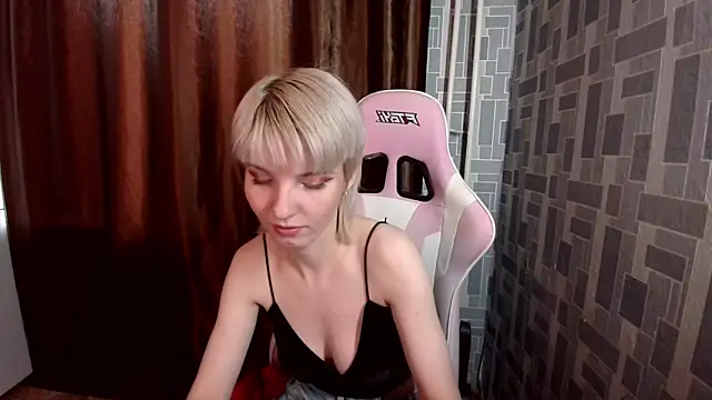 Snapshot of Madelaineses chatting on February 2026 03:54:01 AM Madelaineses online show from February 2026 03:54:01 AM