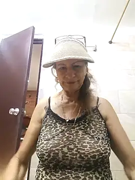 Snapshot of MaryeLunna chatting on April 2026 11:59:01 AM MaryeLunna online show from April 2026 11:59:01 AM