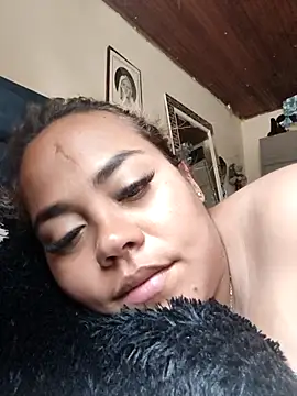 EmilyDuran  online show from September 2025 06:52:01 PM