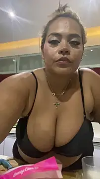 Snapshot of EmilyDuran_ chatting on April 2026 12:42:01 AM EmilyDuran online show from April 2026 12:42:01 AM