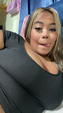 Snapshot of EmilyDuran_ chatting on May 2026 11:56:01 PM EmilyDuran online show from May 2026 11:56:01 PM