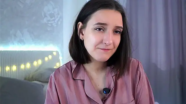 FalineBeacher online show from April 2026 02:38:02 AM