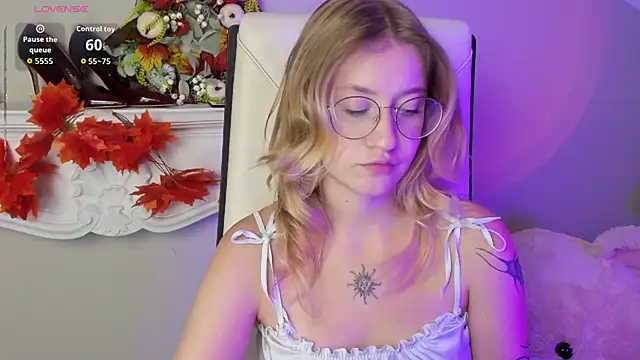 Nerissa xo online show from September 2025 08:03:01 PM