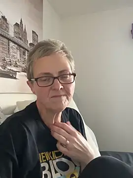 Curvy-Jinx online show from November 2025 08:14:02 AM