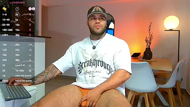 Snapshot of Michael_Salens chatting on October 2025 10:06:02 PM Michael Salens online show from October 2025 10:06:02 PM