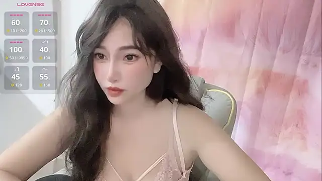 Crush-7ii online show from September 2025 01:43:02 PM