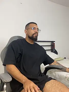 vincentjaxon online show from February 2026 12:01:01 PM