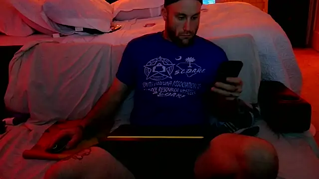 Luv2SuckBWC92 online show from October 2025 04:21:02 AM