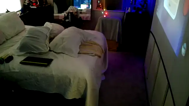 Luv2SuckBWC92 online show from October 2025 02:07:02 PM