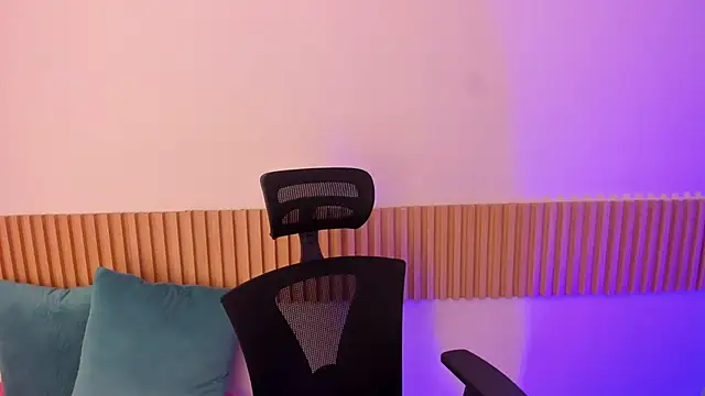 OliviaSweett online show from October 2025 06:53:01 PM