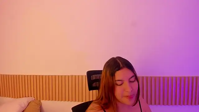 OliviaSweett online show from November 2025 07:02:02 PM