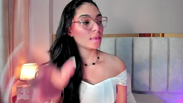 LunaAspen  online show from February 2026 06:03:01 PM