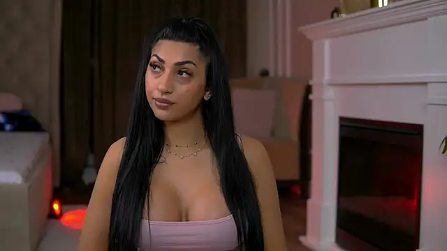 EmaHallee online show from February 2026 03:44:02 AM