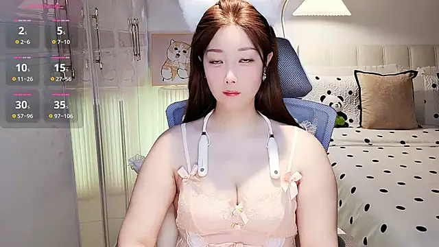 Snapshot of Xiaotantan-99 chatting on April 2026 07:38:02 PM Xiaotantan-99 online show from April 2026 07:38:02 PM