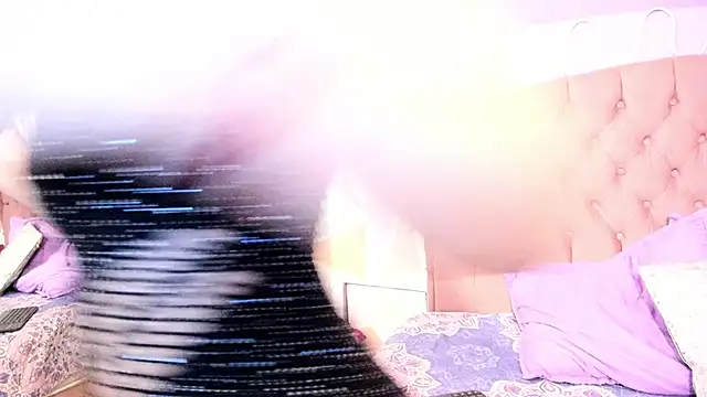 CloeyGraweing online show from October 2025 06:31:01 PM