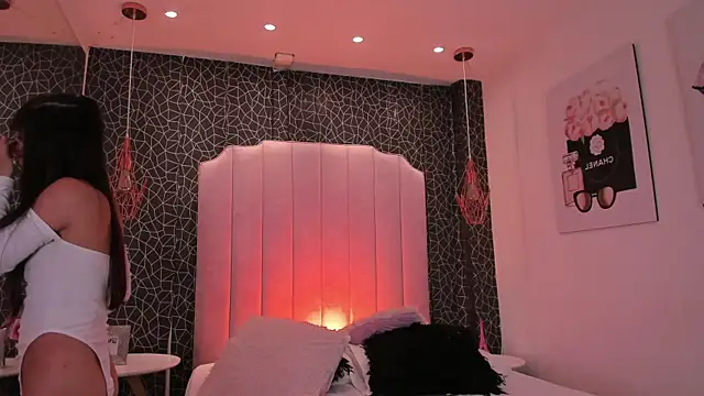 TifannyWolf  online show from September 2025 06:24:02 AM