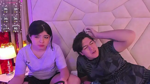 EmilyANDrew  online show from December 2025 04:50:02 AM