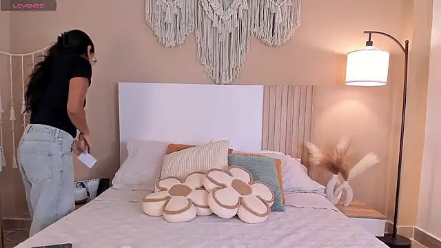 Camila Bustamante online show from March 2026 03:26:02 PM