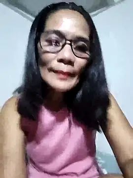 Snapshot of ImYourWoman_55 chatting on April 2026 01:39:02 PM ImYourWoman 55 online show from April 2026 01:39:02 PM